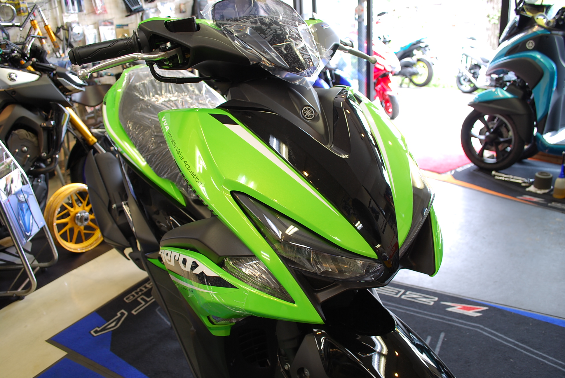 エアロックス　N-MAX　ヨシムラ 003